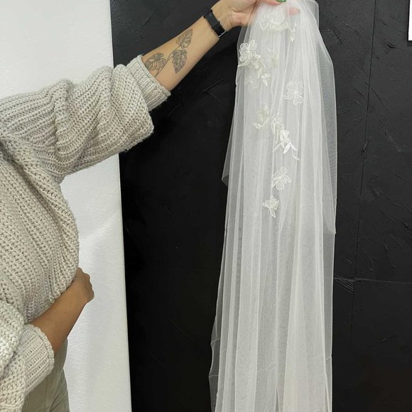 A B Ellie custom Cleo Veil, Cathedral Length - Picture 8 of 8